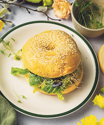 Bagels mit Avocado und Sprossen