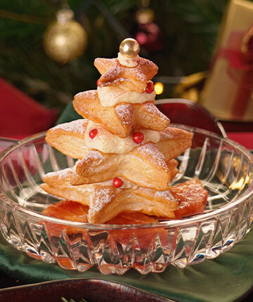 Blätterteigtannenbäume mit Orangenmousse